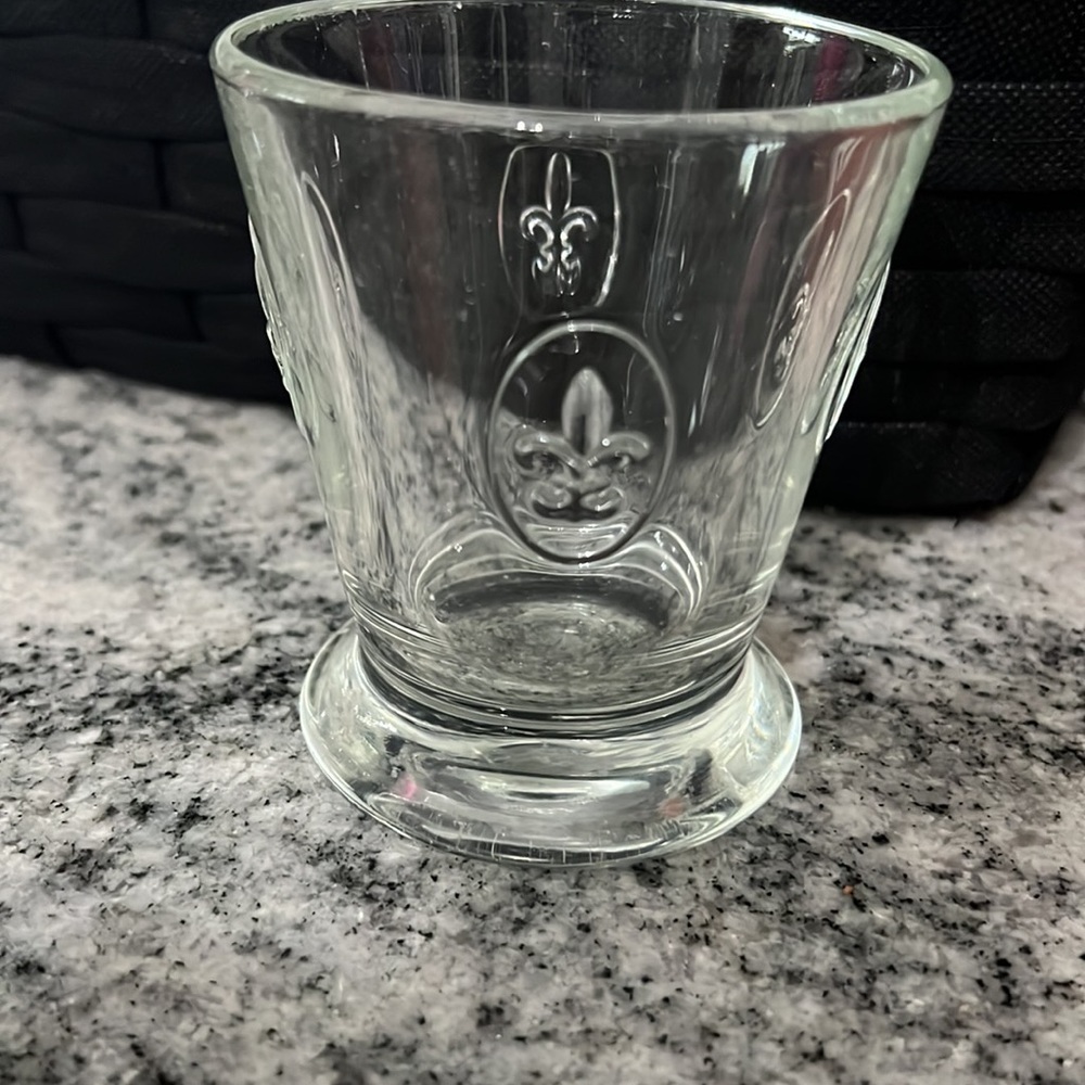 Vintage single LA Rochere Fleur de Lys glass